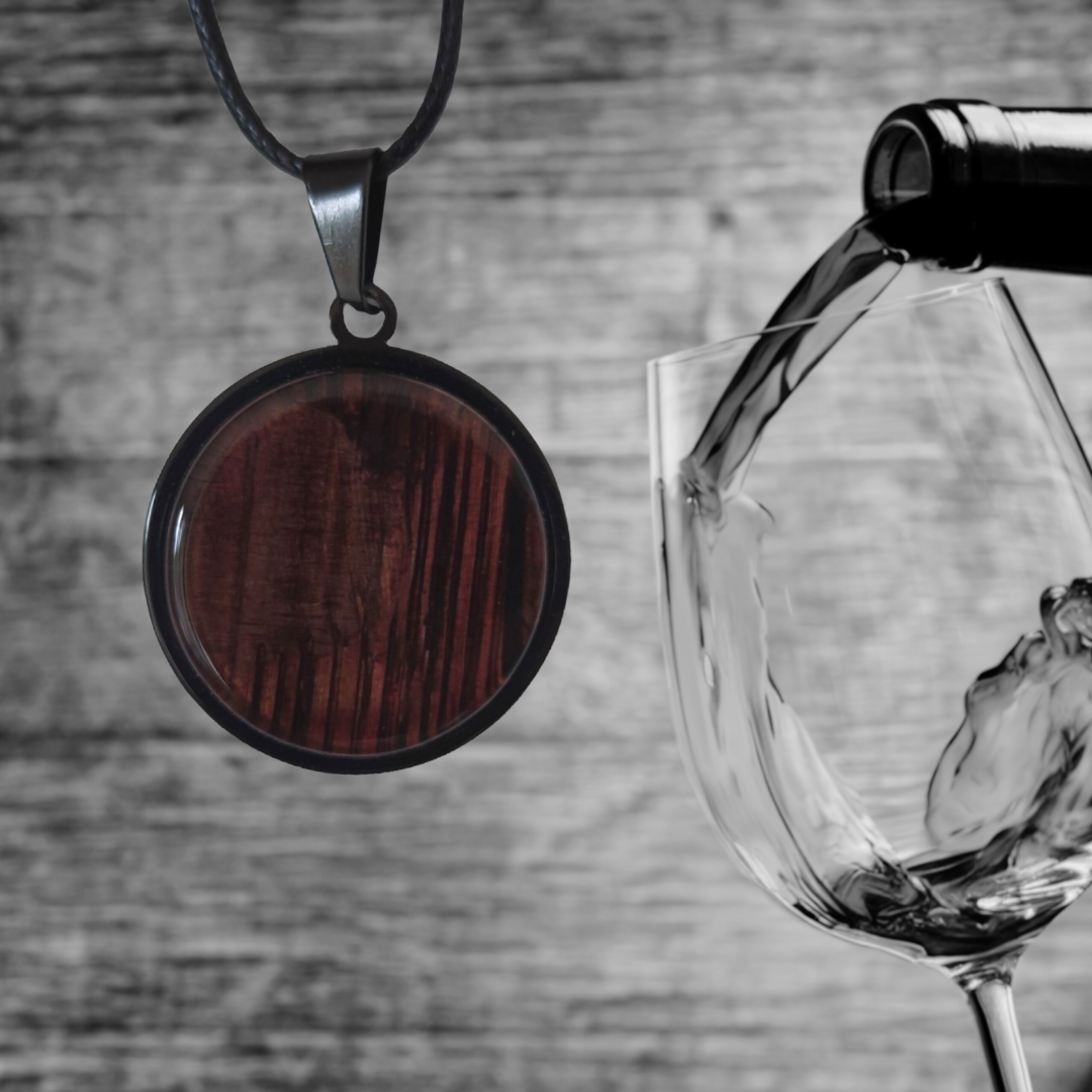 Necklace from the wood of a whiskey and red wine barrel