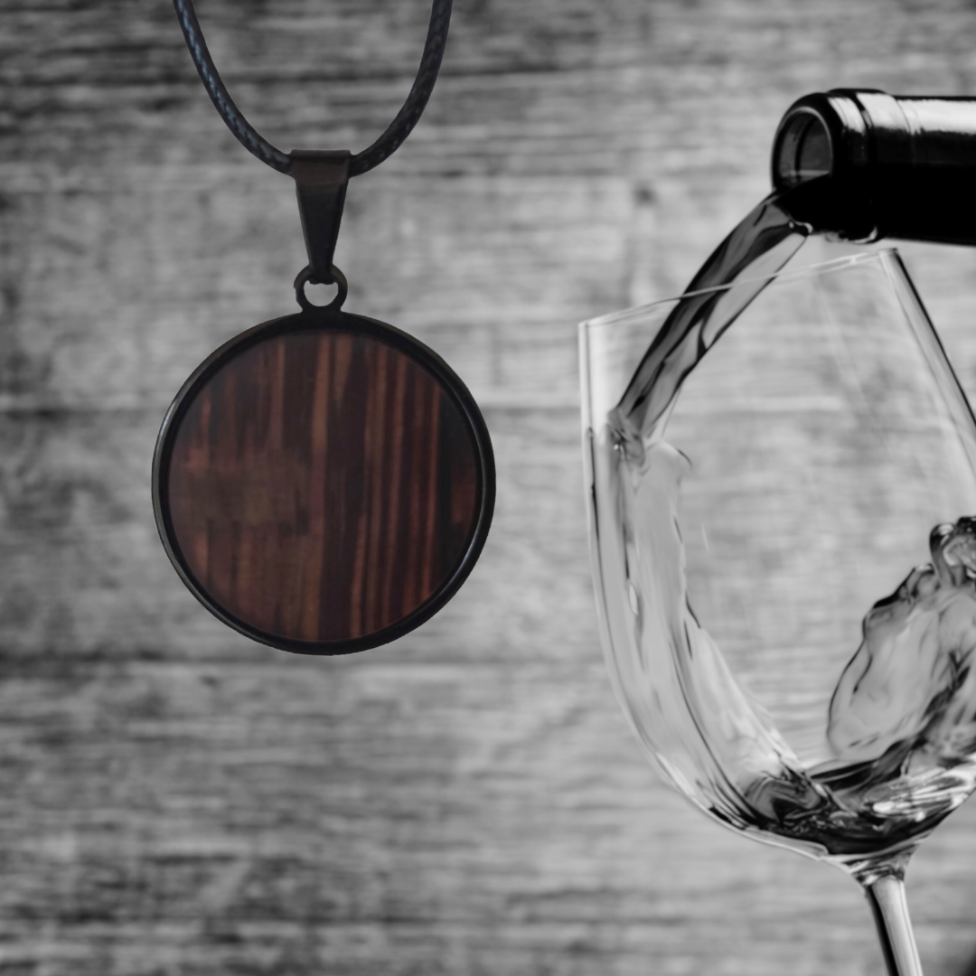 Necklace from the wood of a whiskey and red wine barrel