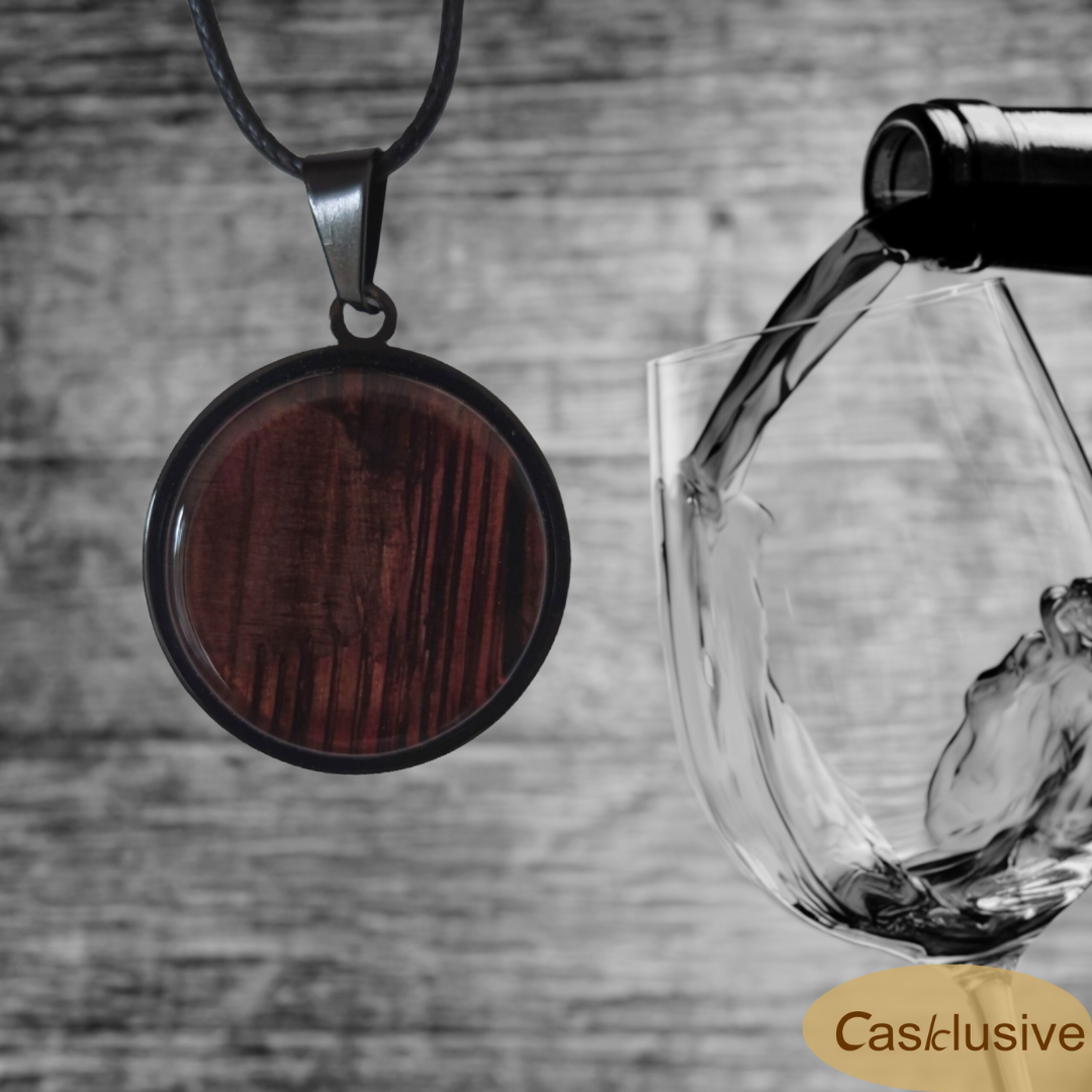 Necklace from the wood of a whiskey and red wine barrel