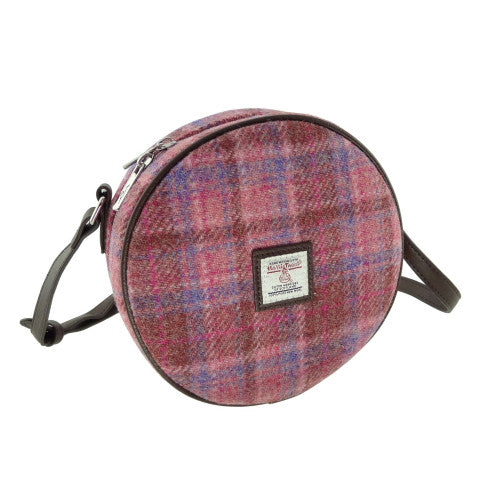 Harris Tweed „Bannock“ Round Bag – Das runde Statement-Piece in Pink Check