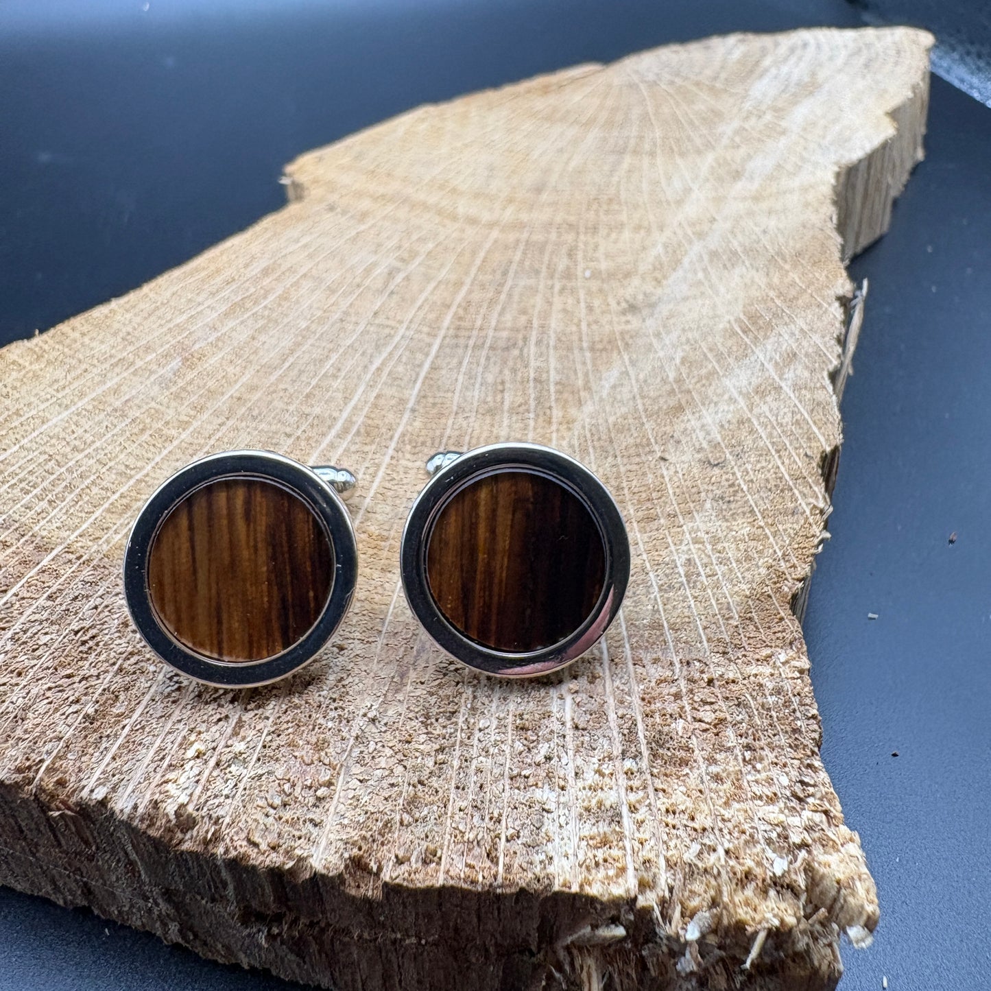 Casklusive Manschettenknöpfe - Exklusiver Schmuck aus Whiskyfässern