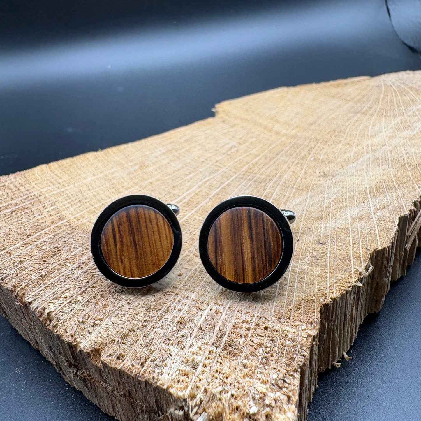 Casklusive Manschettenknöpfe - Exklusiver Schmuck aus Whiskyfässern