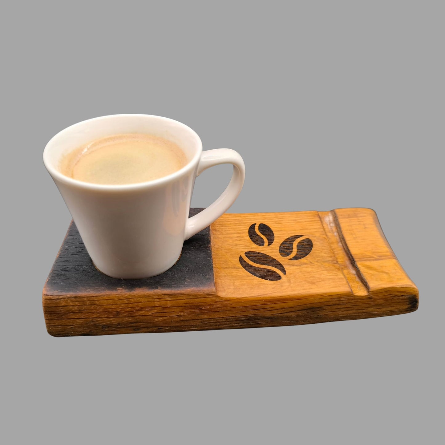 Kaffee-Erlebnis mit Charakter: Untersetzer aus alter Whiskyfass-Daube - Kaffeebohnen